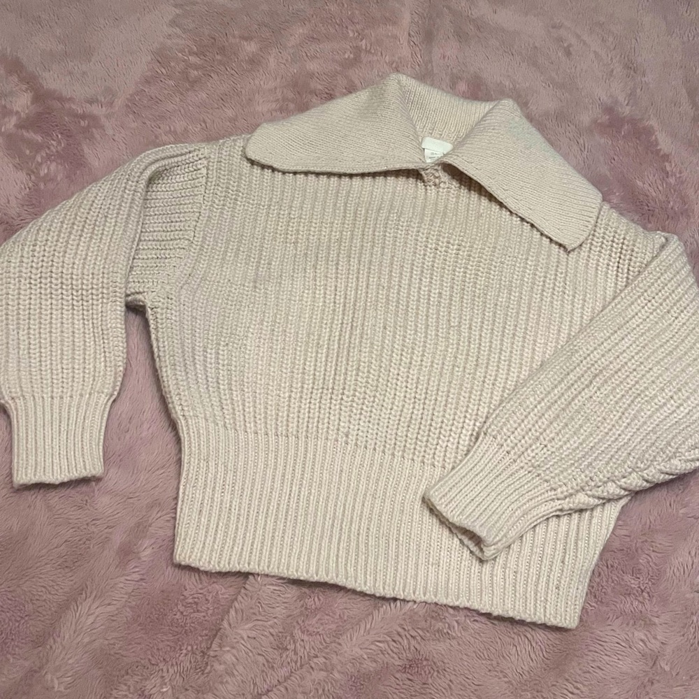 Cozy sweater 🩶